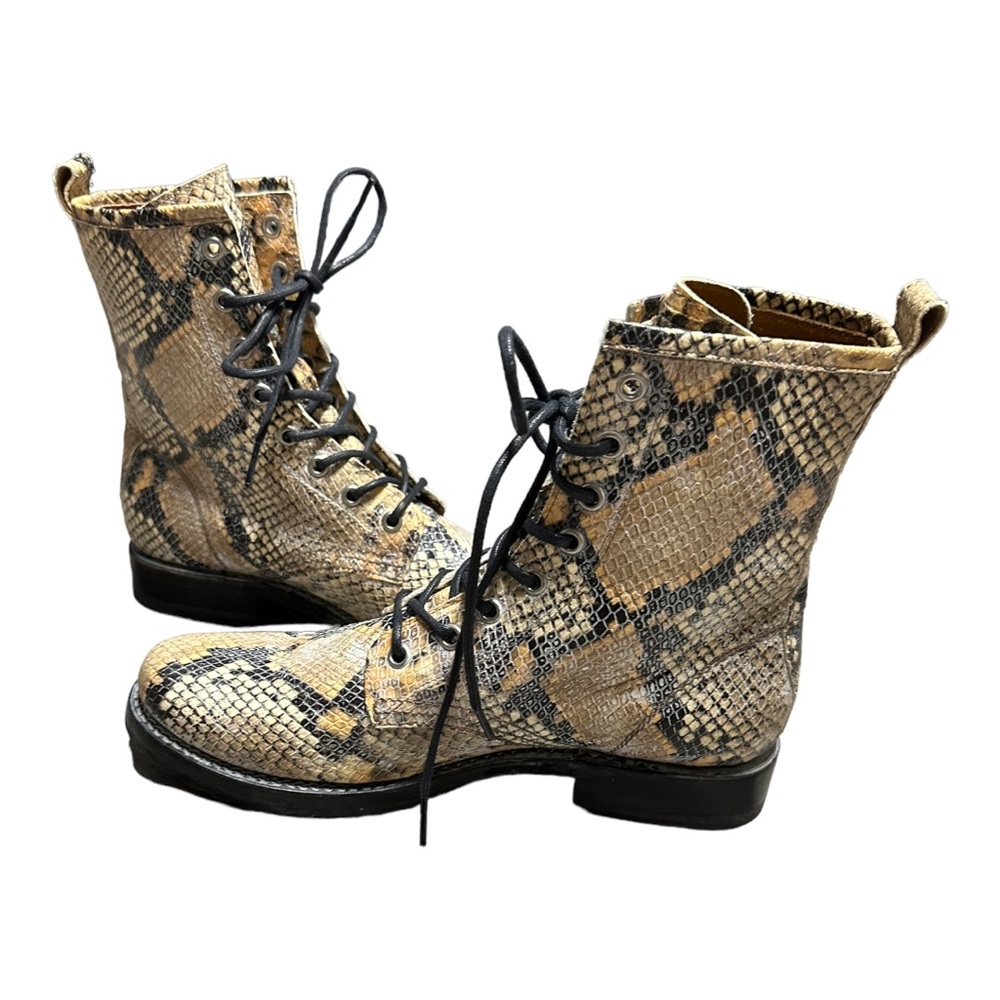 FRYE Veronica Snakeskin Embossed Leather Lace Up Combat Boot Tan Black SIZE 8 - Picture 4 of 8
